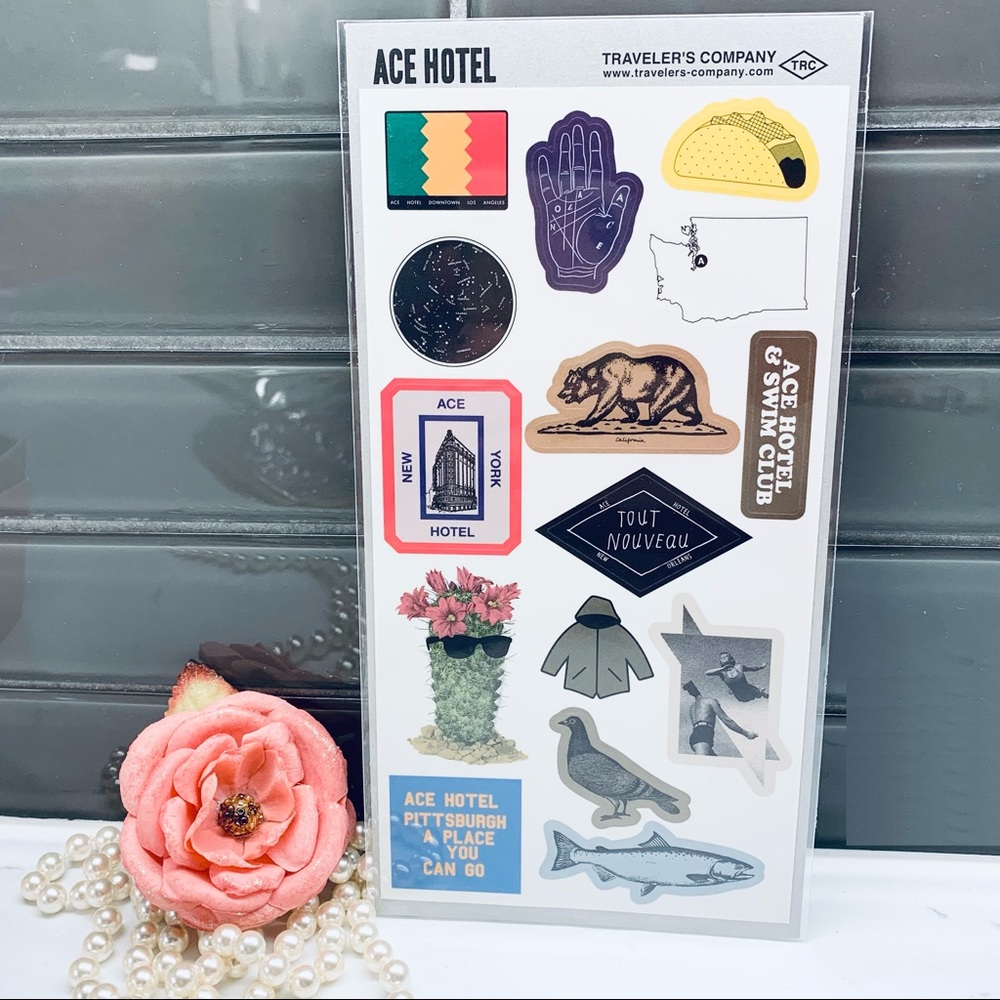 Traveler's Company ACE HOTEL sticker.
(MADE IN JAPAN)